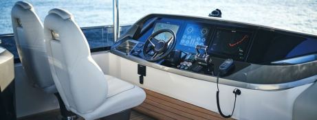 ELIZABETH   Princess Yachts Y 72 Exterior 8