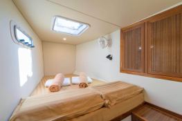 Islands Spirit 410 Islands Spirit Catamaran Interior 2