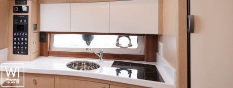 Power 44 Focus Interior 7