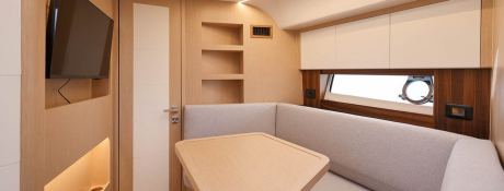 Power 44 Focus Interior 8