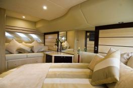 ADAMO  Riviera yachts Riviera 55 Interior 6