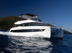 MY 48 Powercat Fountaine Pajot Exterior 1