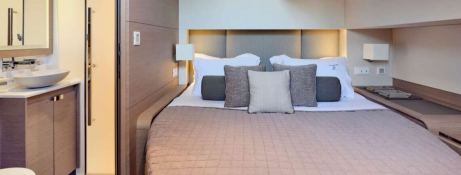 ChristAl MiO  Fountaine Pajot Power 67 Interior 18