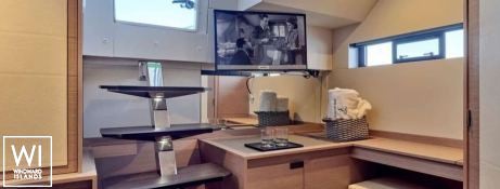 ChristAl MiO  Fountaine Pajot Power 67 Interior 19