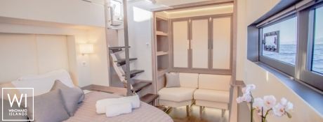 DOMPE  Fountaine Pajot Power 67 Interior 16
