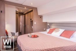 Aura 51 Fountaine Pajot Interior 2