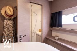 Aura 51 Fountaine Pajot Interior 9