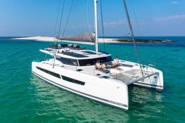 Aura 51 Fountaine Pajot Exterior 3