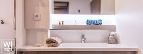 Ocean Eye  Fountaine Pajot Aura 51 Interior 12