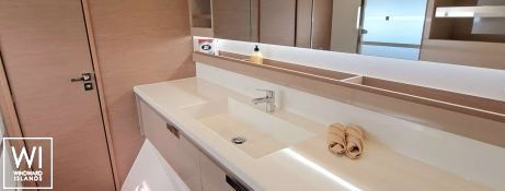 Le Grand Bogavant (ex Le Grand Bogavant) Fountaine Pajot Aura 51 Interior 1