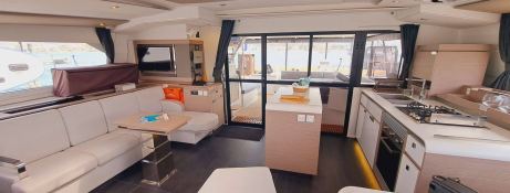 Le Grand Bogavant (ex Le Grand Bogavant) Fountaine Pajot Aura 51 Exterior 1