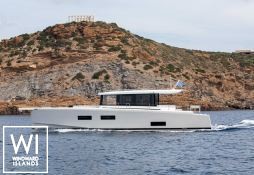 Lady D  Olympic Marine Power 60 Exterior 1