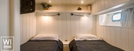 Flamenga   Riviera yachts Alaska 72 Interior 18