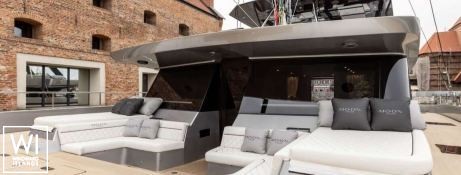 Moon Shadow (ex MISTRAL )  Catamaran 60 Exterior 3