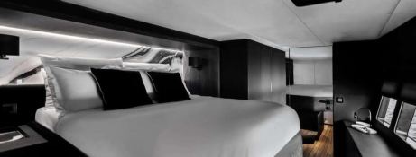 Moon Shadow (ex MISTRAL )  Catamaran 60 Interior 10