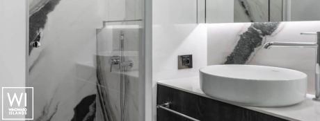 Moon Shadow (ex MISTRAL )  Catamaran 60 Interior 15