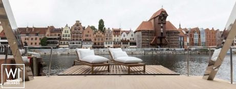 Moon Shadow (ex MISTRAL )  Catamaran 60 Exterior 2