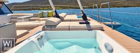 AD ASTRA 80  Fountaine Pajot Thíra  80 Exterior 4