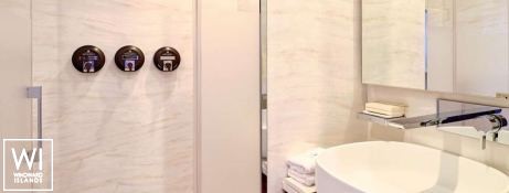 AD ASTRA 80  Fountaine Pajot Thíra  80 Interior 16