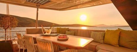 AD ASTRA 80  Fountaine Pajot Thíra  80 Exterior 10