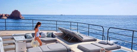 ALINA  Fountaine Pajot Thíra  80 Exterior 2