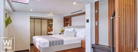 ALINA  Fountaine Pajot Thíra  80 Interior 15