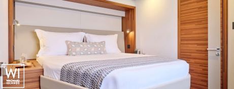 ALINA  Fountaine Pajot Thíra  80 Interior 14