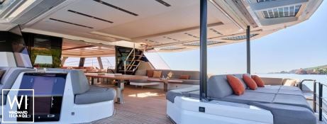 ALINA  Fountaine Pajot Thíra  80 Exterior 4