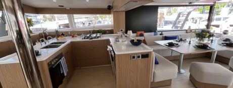 SNAPDRAGON  Catana Catamaran Bali 5.8 Interior 9