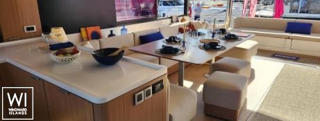 FOUR C S  Catana Catamaran Bali 5.8 Interior 10