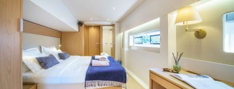 Farben  Catana Catamaran Bali 5.8 Interior 14