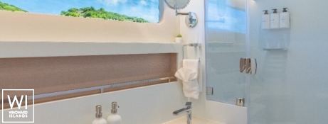 Forever Young  Two Oceans Catamaran 55 Interior 23