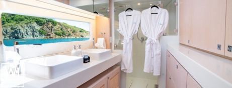 Forever Young  Two Oceans Catamaran 55 Interior 26