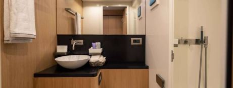 NDS EVOLUTION   JFA Chantier Naval Catamaran 26m Interior 1