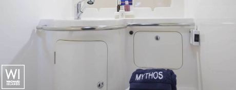 MYTHOS  Ocean Yachts Ocean Star 56.1 Interior 16