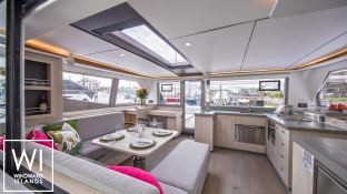 Leopard  45 Robertson & Caines Interior 3