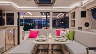 Leopard  45 Robertson & Caines Interior 5