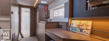 Leopard  42 Robertson & Caines Interior 3