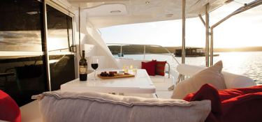 Leopard  Power 39 Robertson & Caines Interior 6