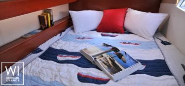 Leopard  Power 39 Robertson & Caines Interior 10