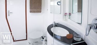 Leopard  Power 39 Robertson & Caines Interior 11