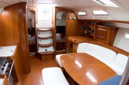 Oceanis  393 Beneteau Interior 1