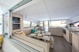 Leopard  4000 Robertson & Caines Interior 3