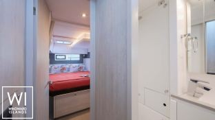 Leopard  4000 Robertson & Caines Interior 9