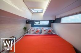 Leopard  4000 Robertson & Caines Interior 10