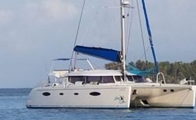 ZENITH   Fountaine Pajot Salina 48 Exterior 3