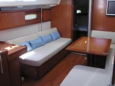 Oceanis  40 Beneteau Interior 1