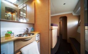VIP ONE  Lagoon Catamaran Lagoon 500 Interior 15