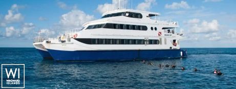 Aqua Cat   Power Cat 31M Exterior 2