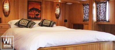 SHANGANI   Catamaran 70 Interior 14